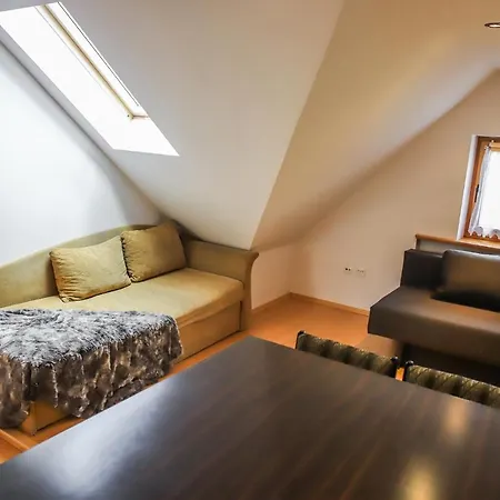 Lovely In Center Of Jelenia Gora. Apartman